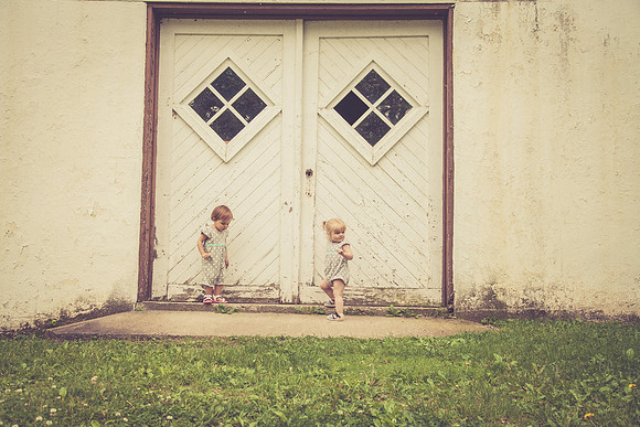 Baby Photos", "Georgetown Photography", "Scotsdale Farms", "Baby portraits", "Blue eyes", "baby friends", "girlfriends with babies", "yummy mummy", "baby poses", "Acton baby photography", "Acton baby